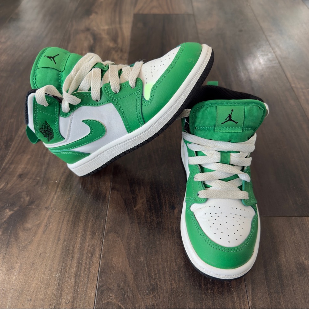 Kids Jordan Lucky Green and White size 12C